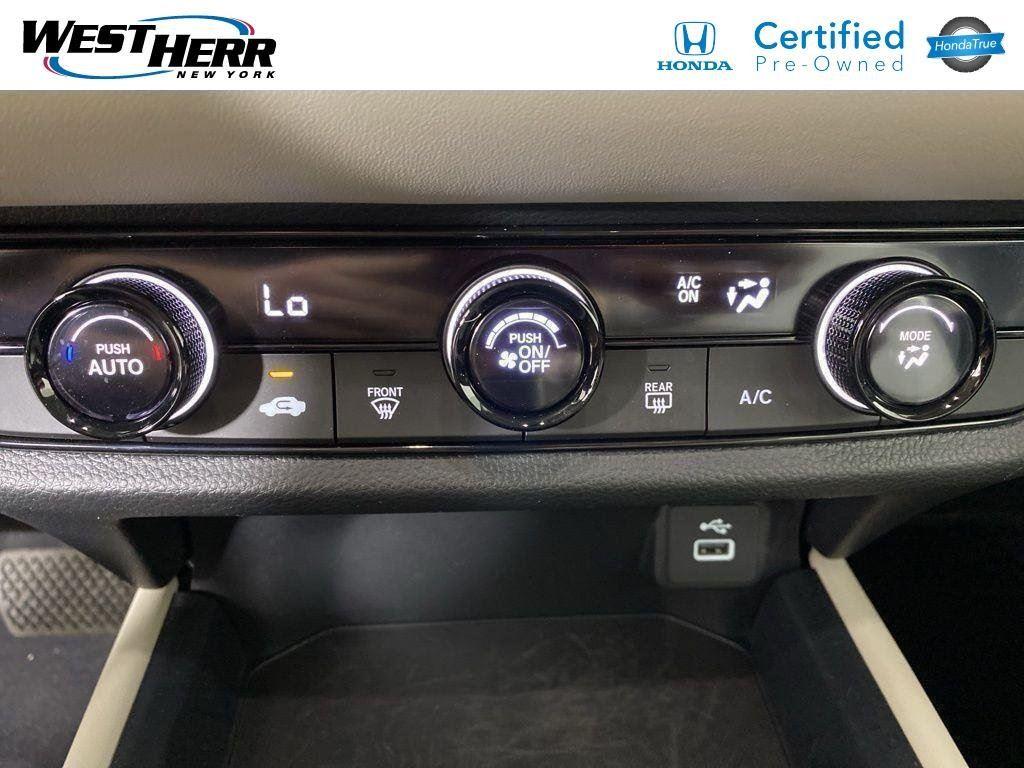 Certified Used 2023 Lunar Silver Metallic Honda LX image 20