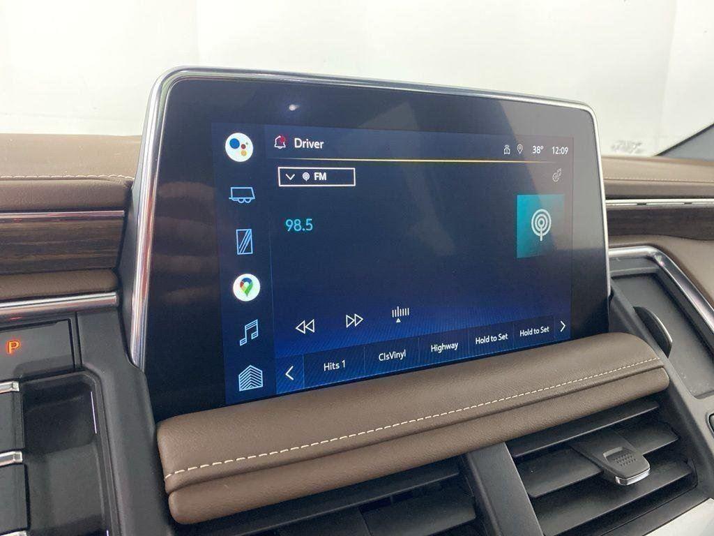 Used 2022 Pearl Chevrolet High Country image 19