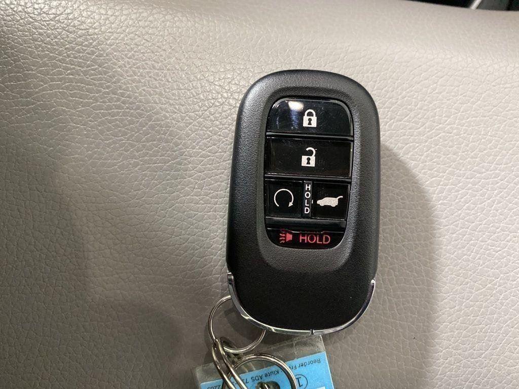 Used 2023 Lunar Silver Metallic Honda Touring image 19