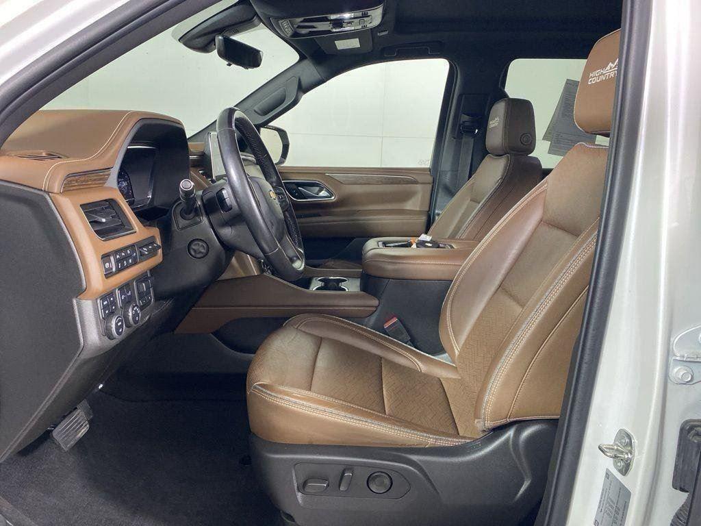 Used 2022 Pearl Chevrolet High Country image 13