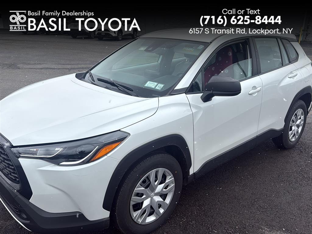 White (Wind Chill Pearl) 2022 Toyota Corolla Cross L AWD SUV / Crossover All-Wheel Drive Continuously Variable Transmission