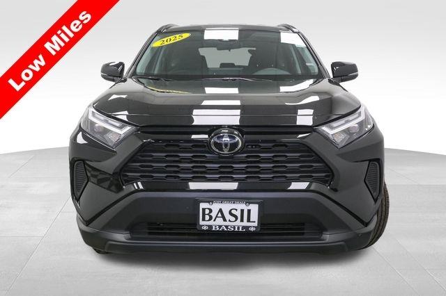 2025 Toyota RAV4 Hybrid XLE photo 3