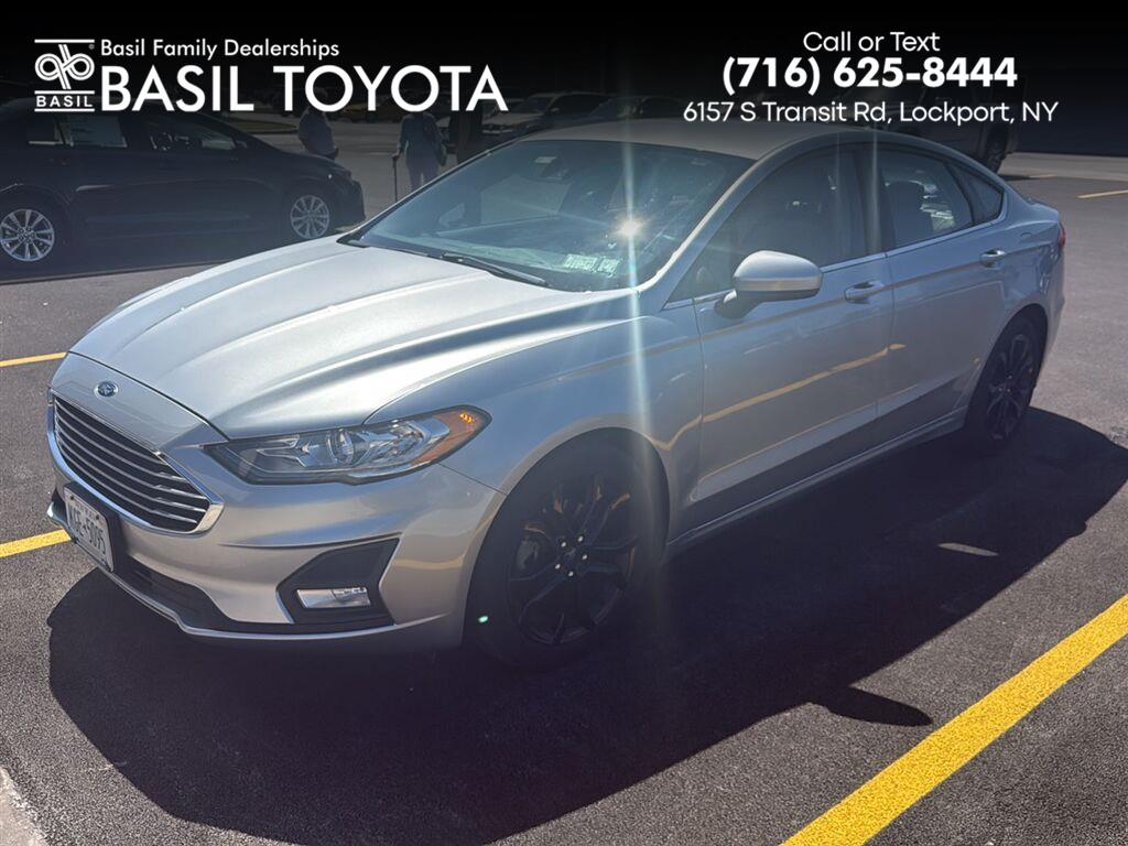 Iconic Silver 2020 Ford Fusion Sedan Front-Wheel Drive 6-Speed Automatic