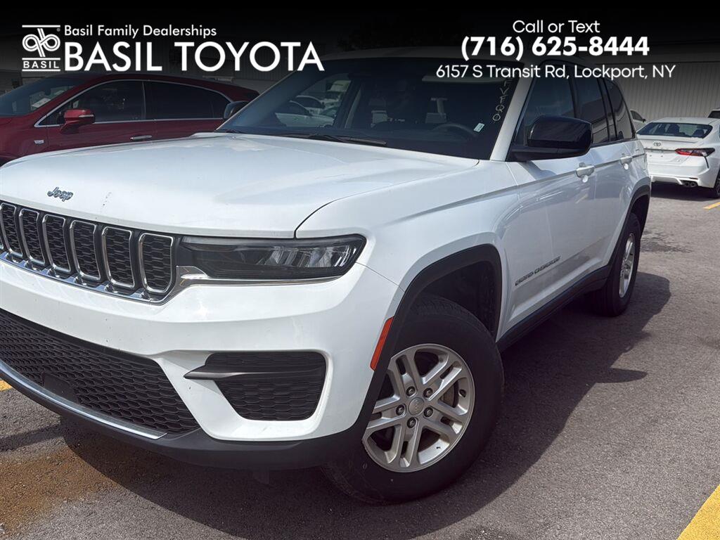 2023 Jeep Grand Cherokee Laredo 4WD