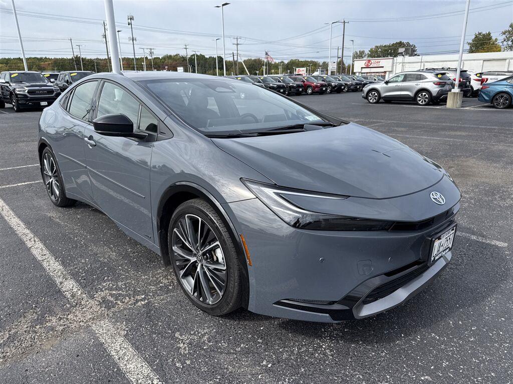 Used 2023 Guardian Gray Toyota Limited image 3