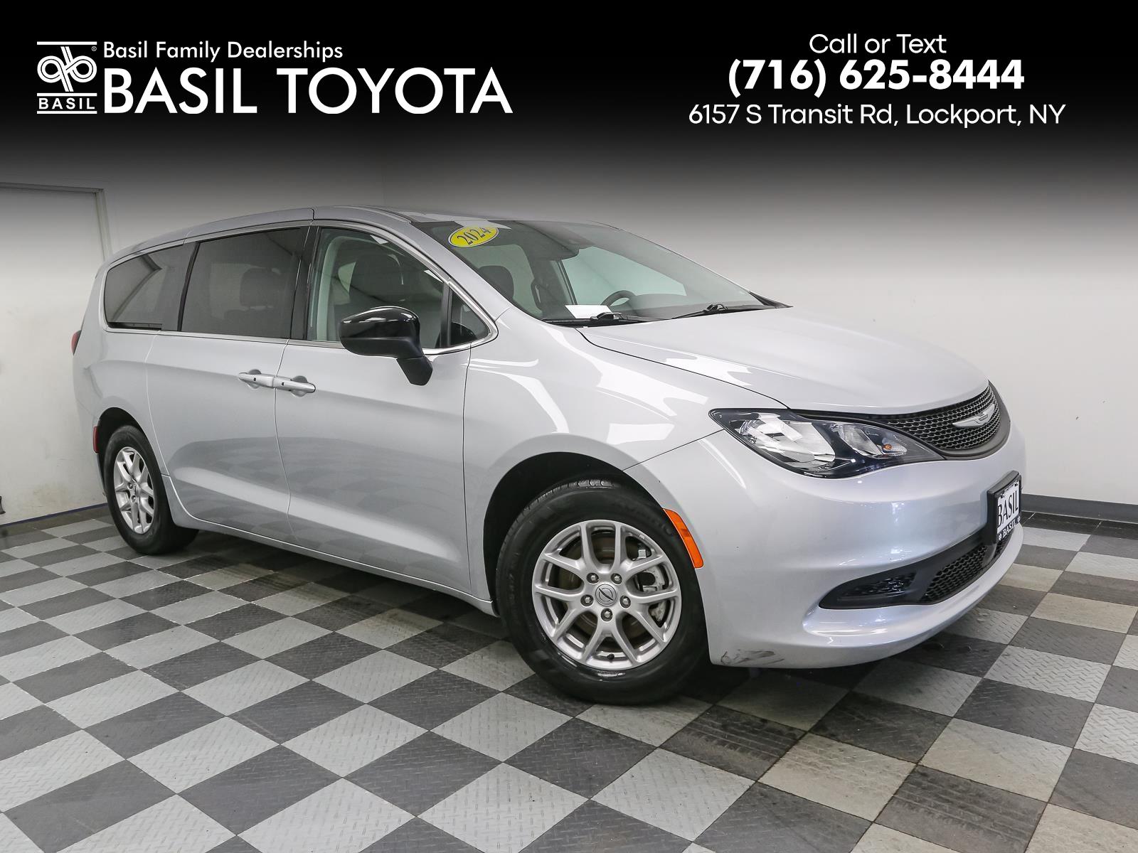 Silver Mist Clearcoat 2024 Chrysler Voyager LX FWD Minivan Front-Wheel Drive 9-Speed Automatic