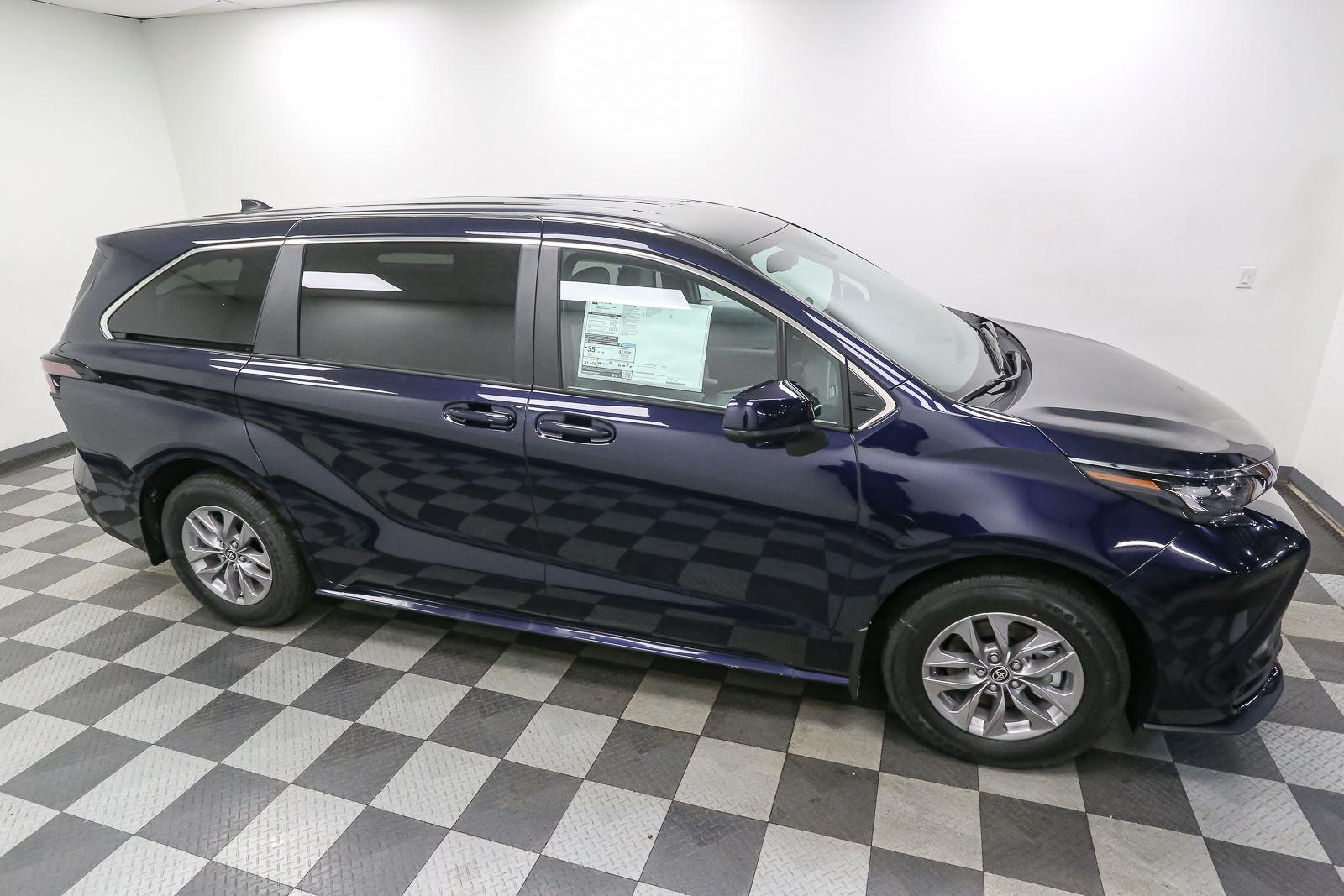 View vehicle photo 5