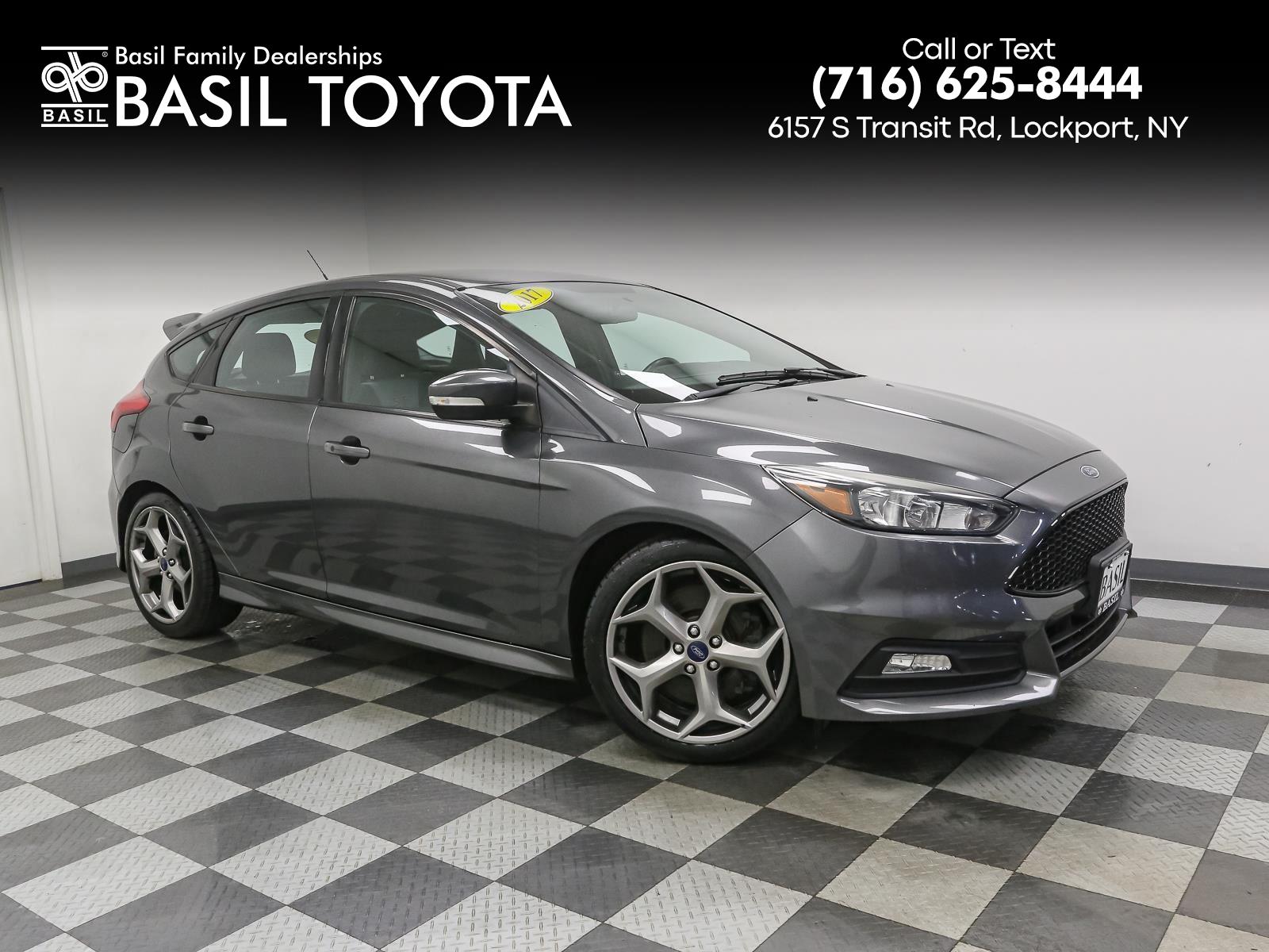 Gray (Magnetic) 2017 Ford Focus ST Hatchback Front-Wheel Drive 6-Speed Manual