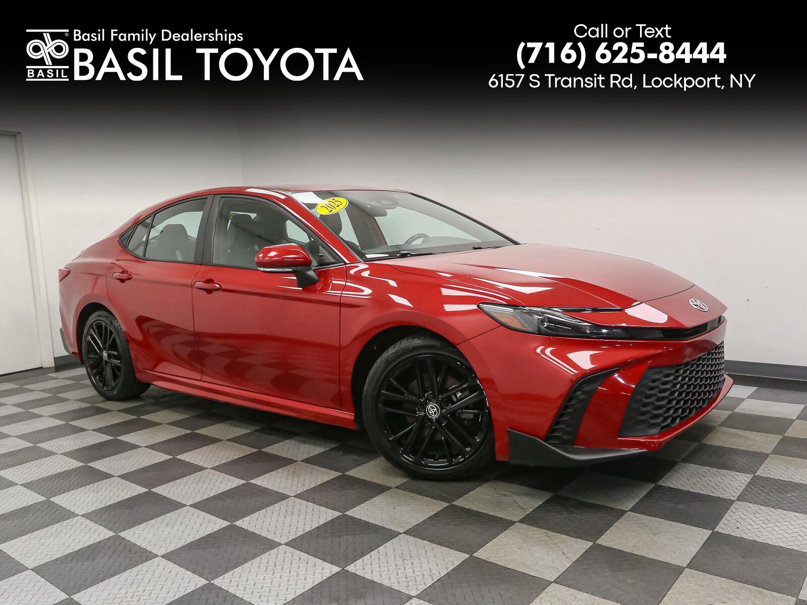  2025 Toyota Camry SE FWD   