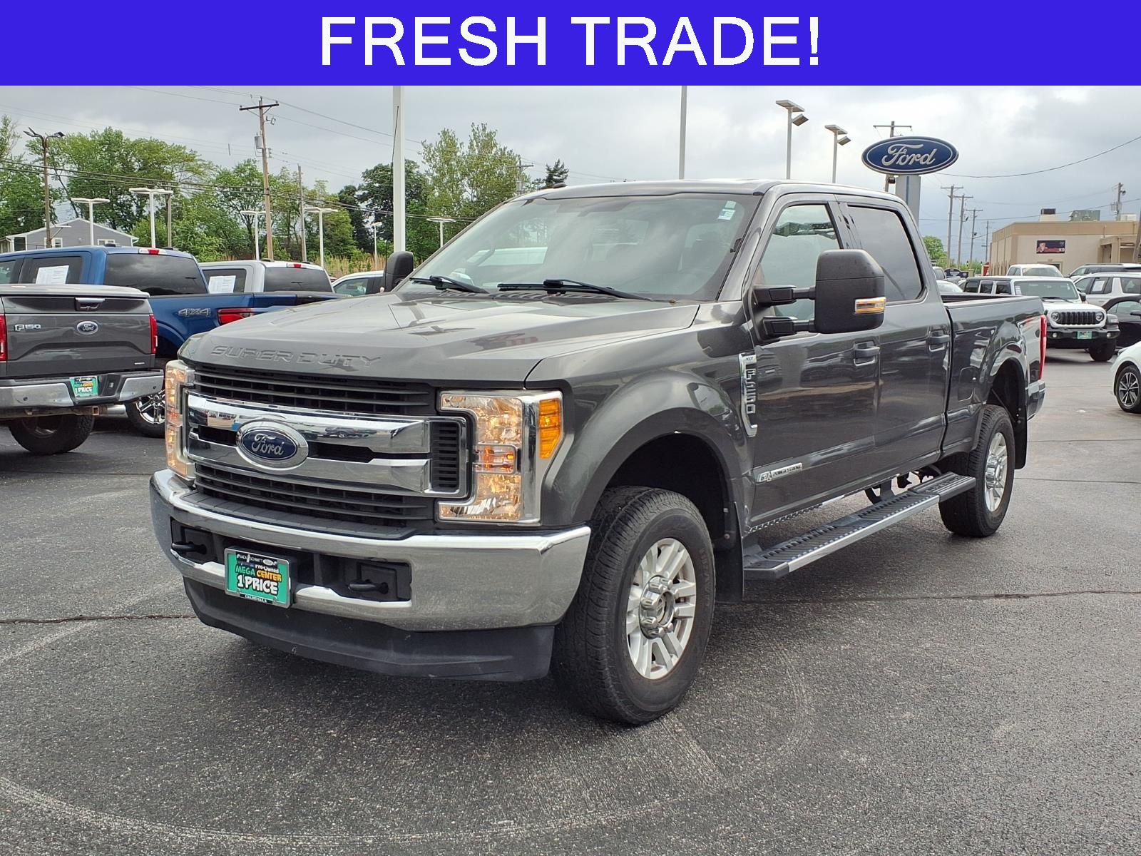 Gray (Magnetic Metallic) 2017 Ford F-250 Super Duty XLT Crew Cab 4WD Pickup Truck Four-Wheel Drive 6-Speed Automatic