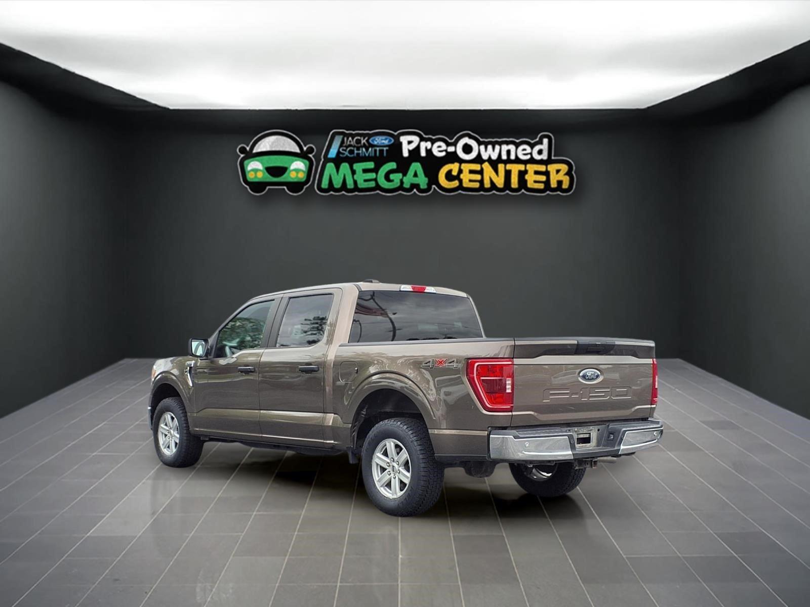 View vehicle photo 4