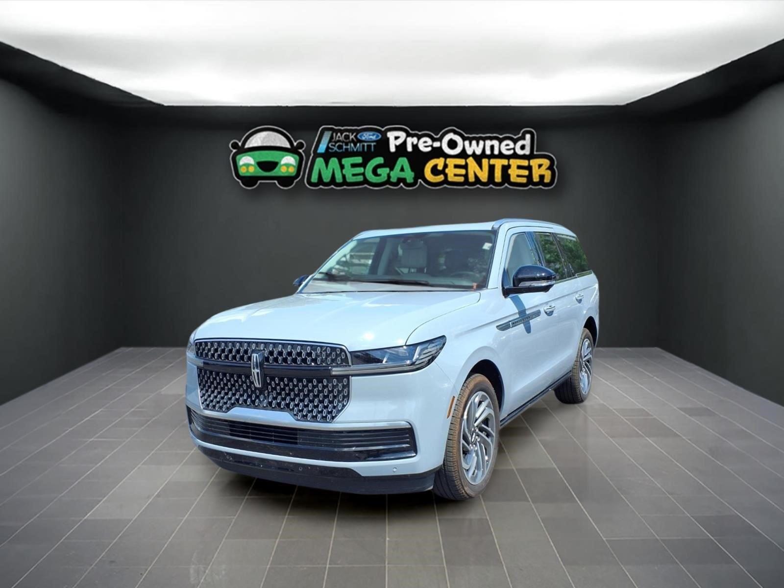 Gray 2026 Lincoln Navigator SUV / Crossover Four-Wheel Drive Automatic