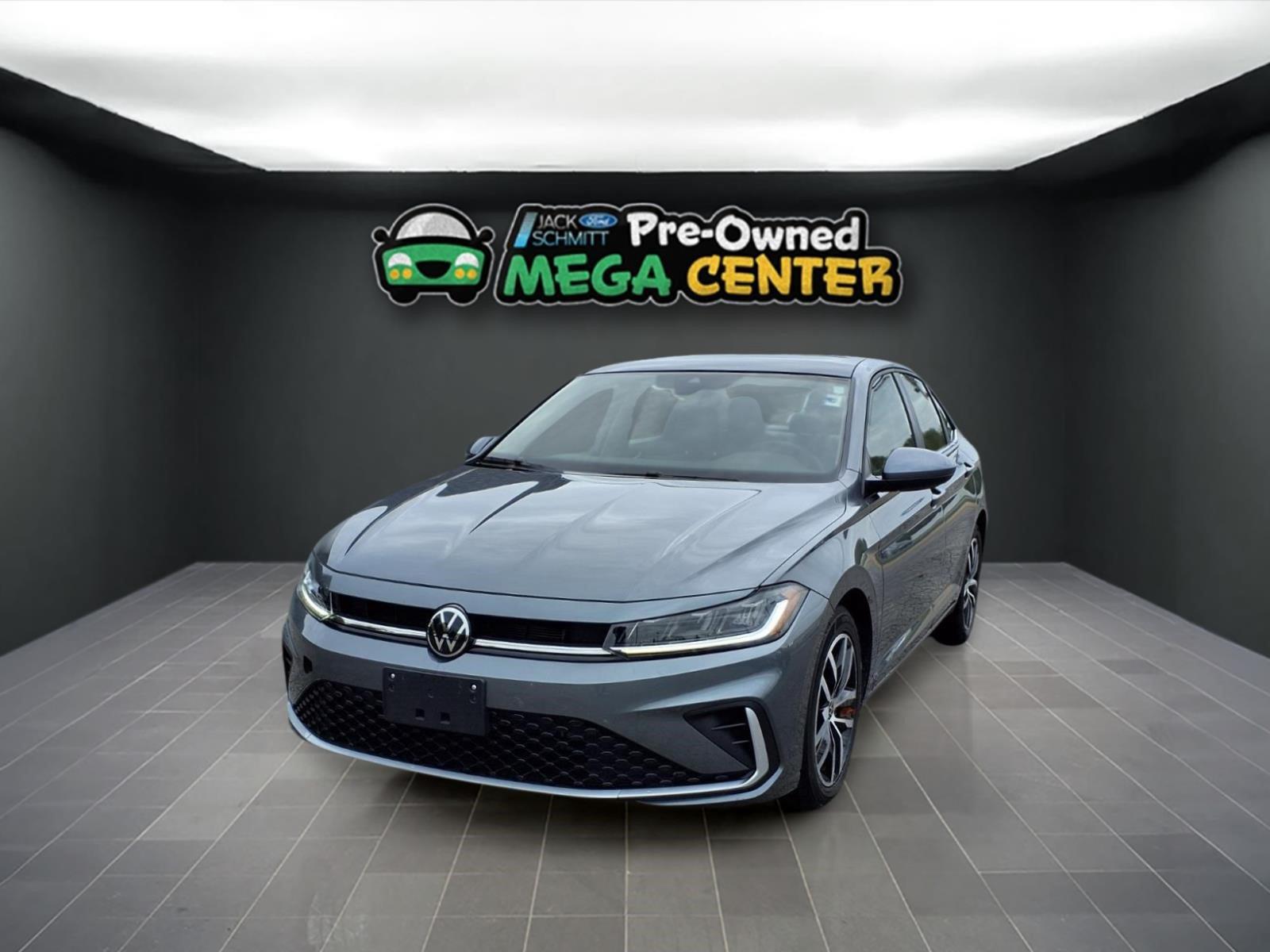 2025 Volkswagen Jetta SE FWD