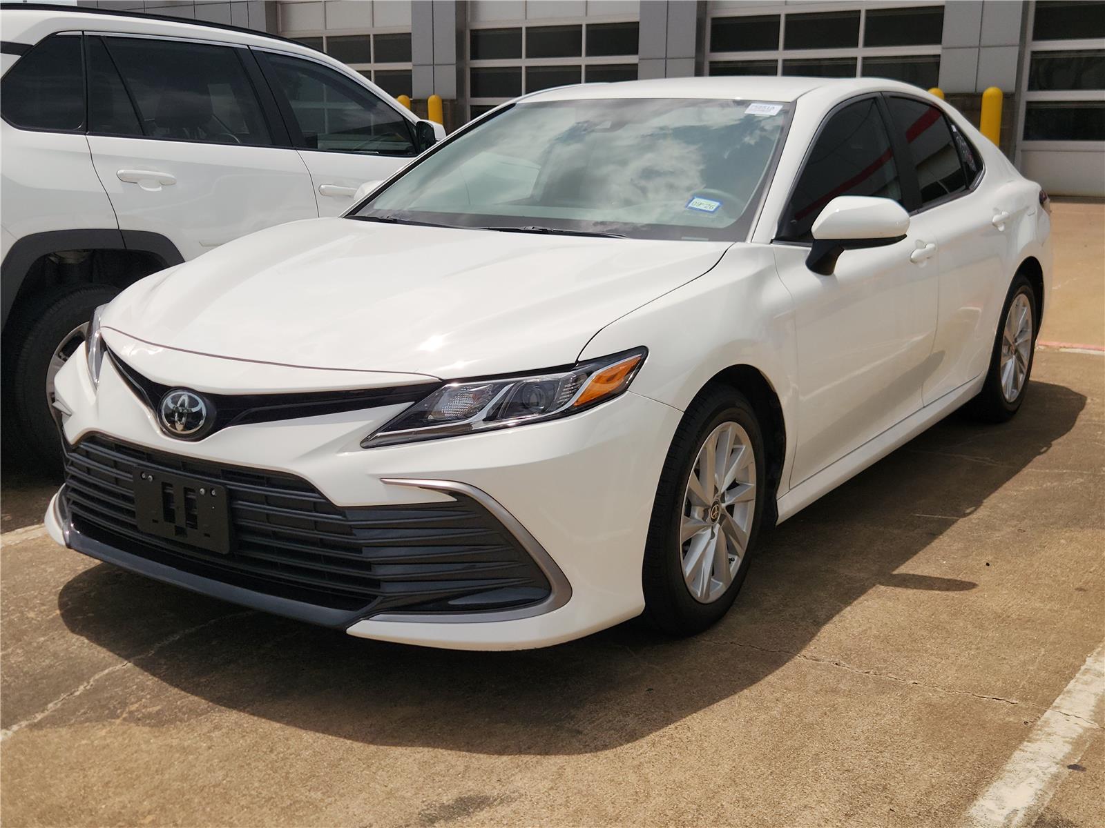 Ice Cap 2024 Toyota Camry Sedan Front-Wheel Drive 8-Speed Automatic