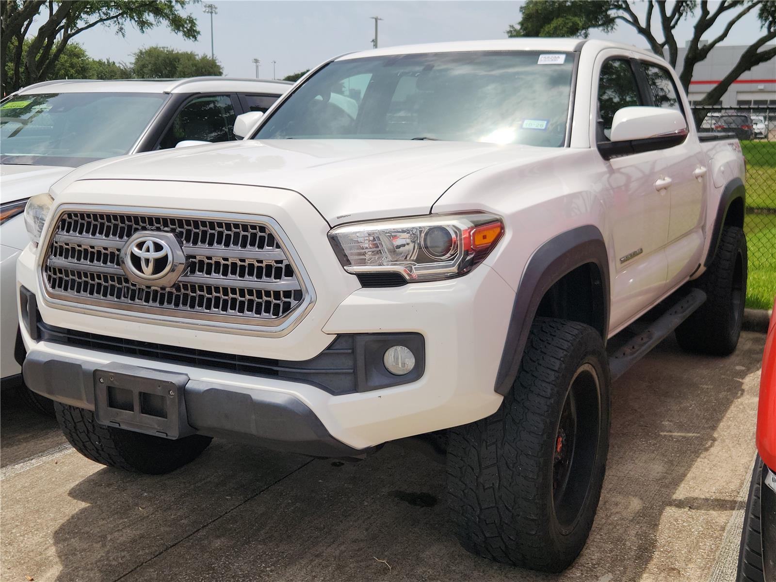Super White 2016 Toyota Tacoma Pickup Truck Four-Wheel Drive 6-Speed Automatic