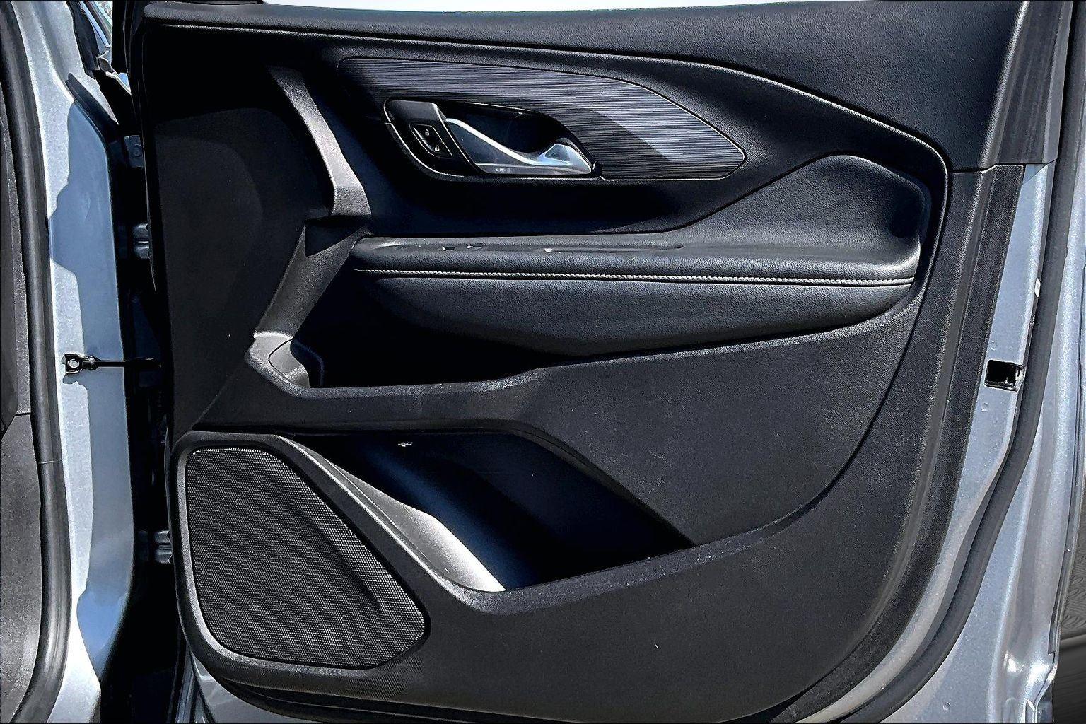 2024 GMC Terrain SLT - Photo 25
