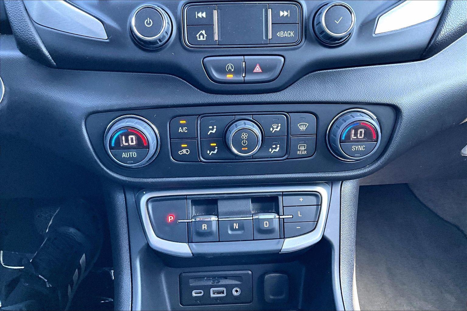 2024 GMC Terrain SLT - Photo 32
