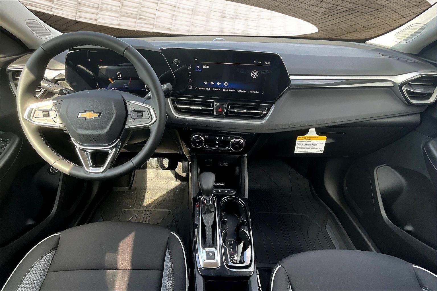 2026 Chevrolet Trax LT - Photo 6