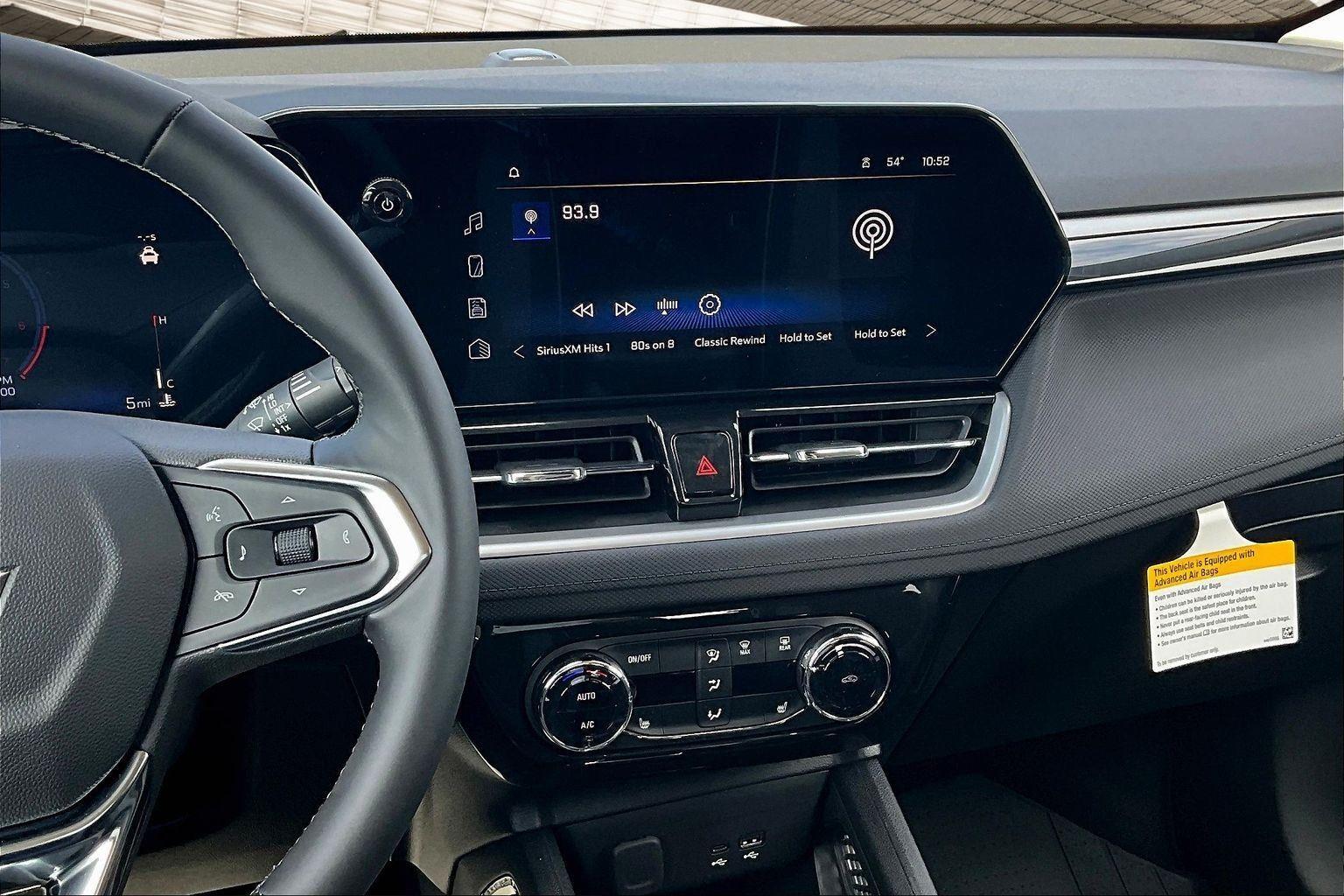 2026 Chevrolet Trax LT - Photo 7