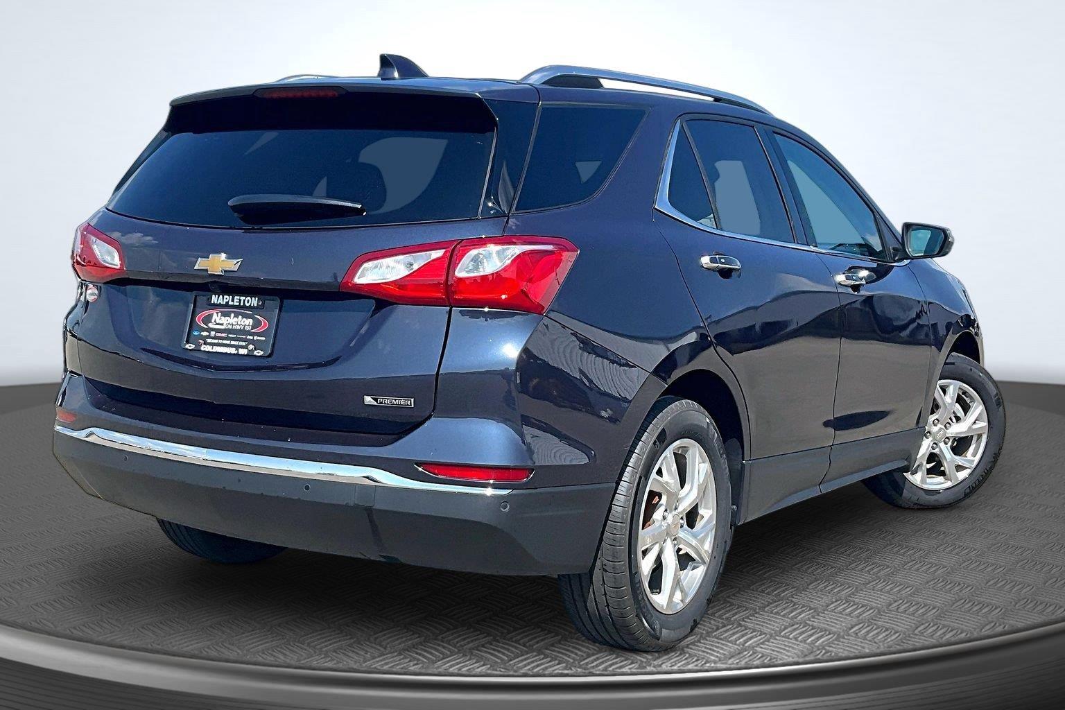 Used 2018 Chevrolet Equinox Premier with VIN 3GNAXMEV1JL304820 for sale in Columbus, WI