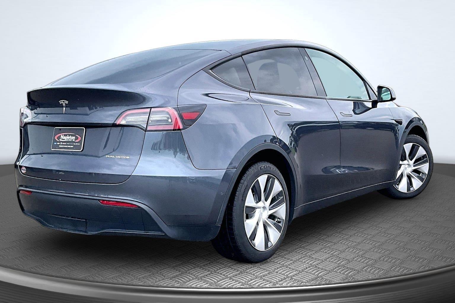 Used 2021 Tesla Model Y Long Range with VIN 5YJYGDEE7MF193717 for sale in Columbus, WI