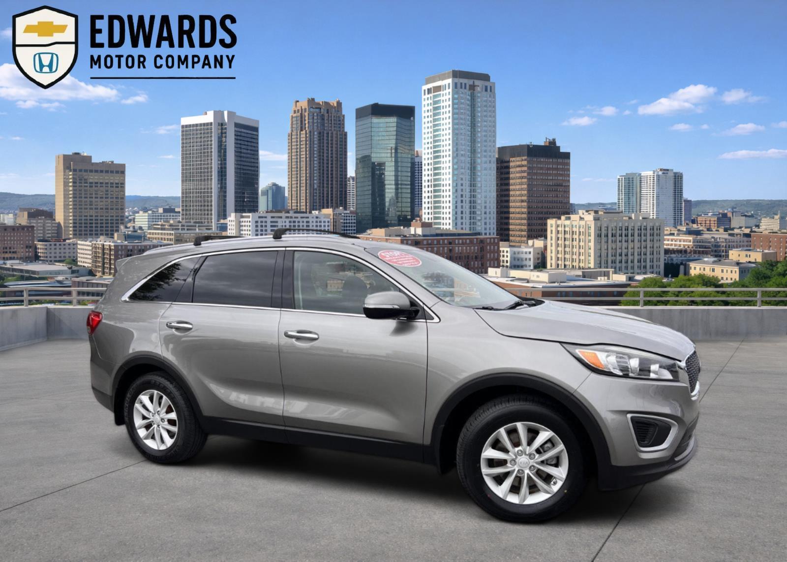 Titanium Silver 2018 Kia Sorento LX FWD SUV / Crossover Front-Wheel Drive Automatic