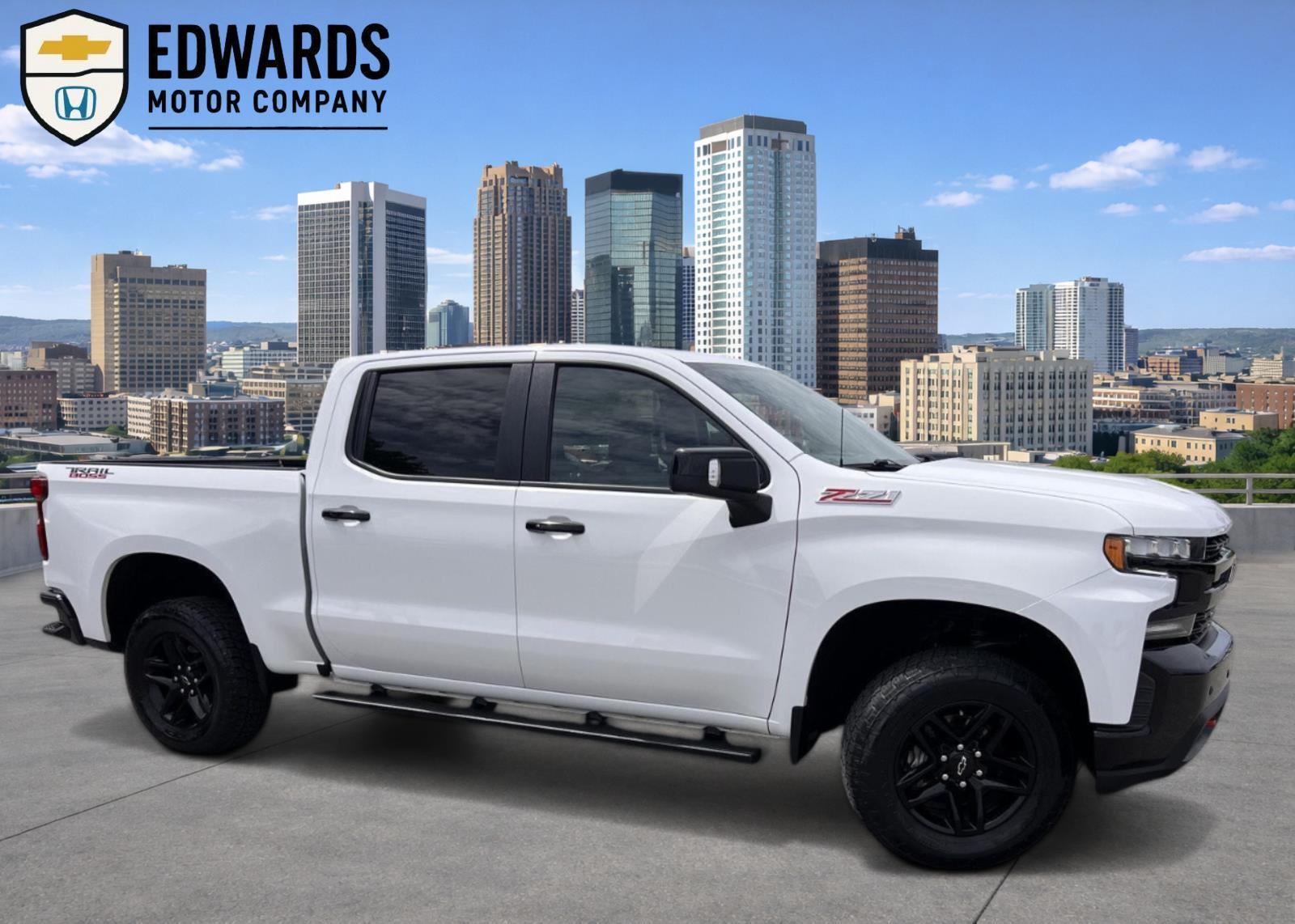 Summit White 2021 Chevrolet Silverado 1500 LT Trail Boss Crew Cab 4WD Pickup Truck Four-Wheel Drive Automatic