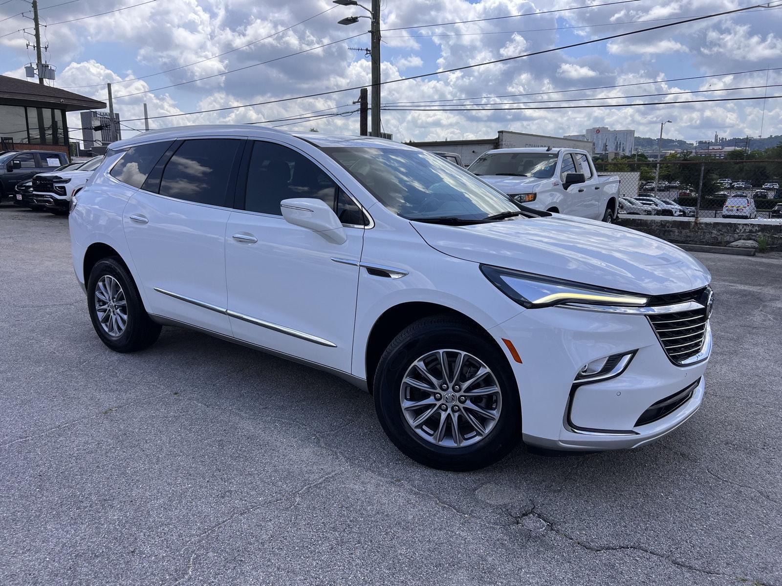 Summit White 2023 Buick Enclave SUV / Crossover Front-Wheel Drive 9-Speed Automatic