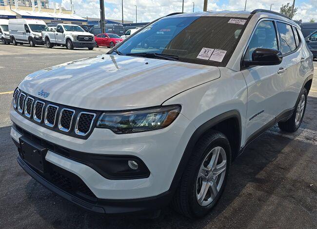 Bright White Clearcoat 2024 Jeep Compass SUV / Crossover Four-Wheel Drive 8-Speed Automatic