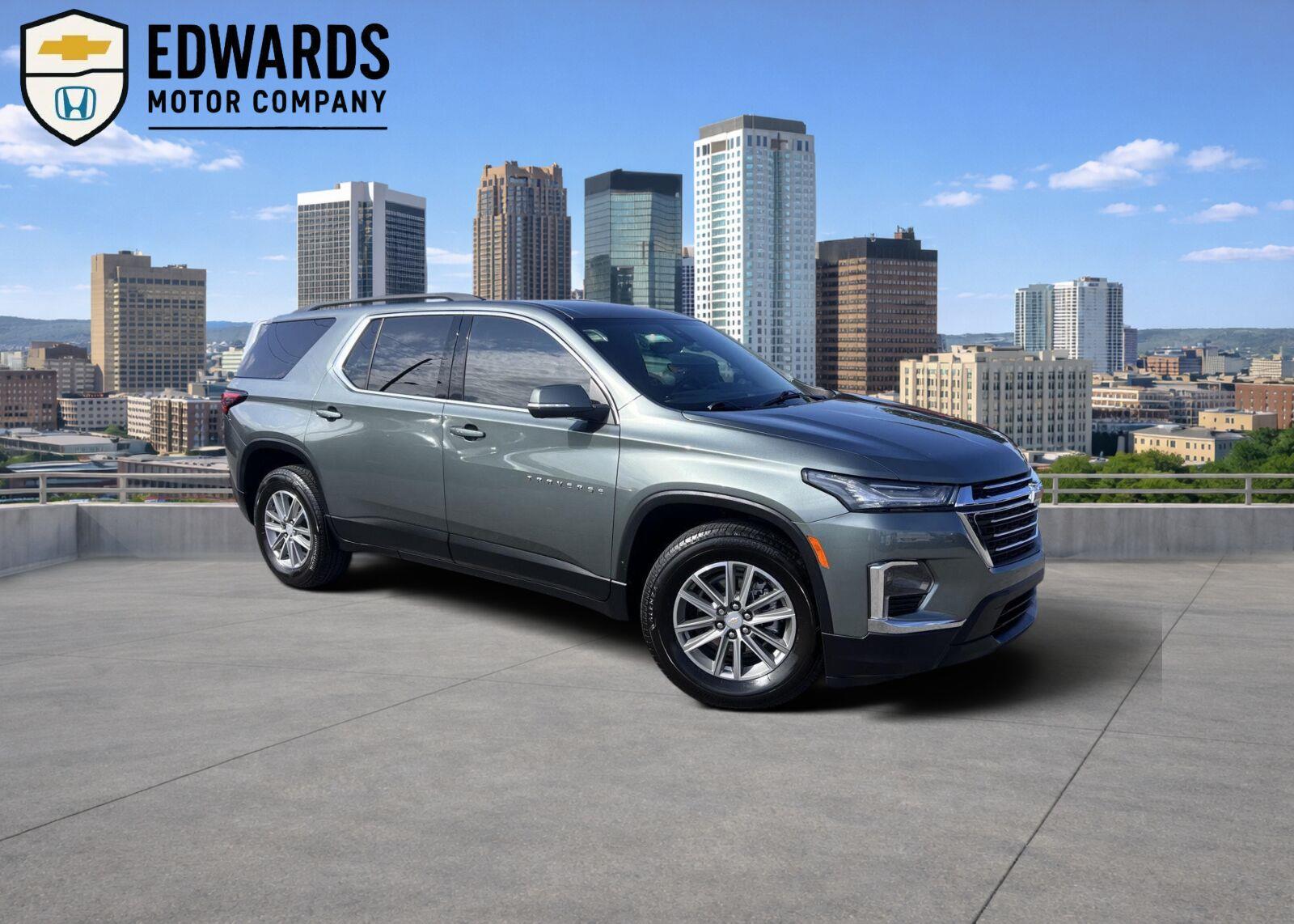 Silver Sage Metallic 2023 Chevrolet Traverse SUV / Crossover Front-Wheel Drive 9-Speed Automatic