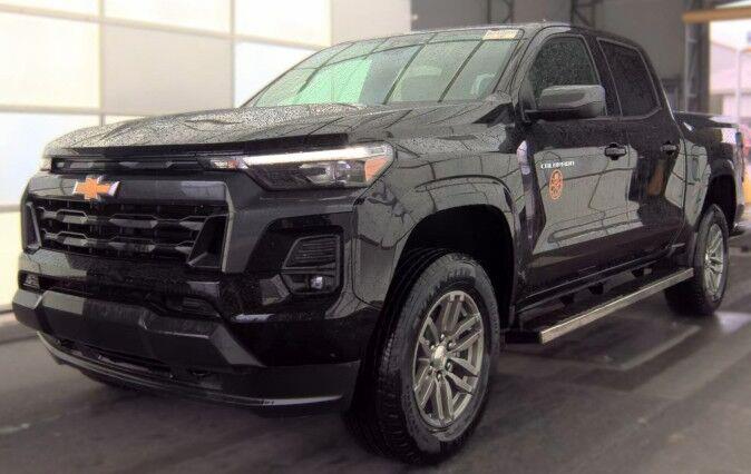 Black 2023 Chevrolet Colorado Pickup Truck Four-Wheel Drive 8-Speed Automatic