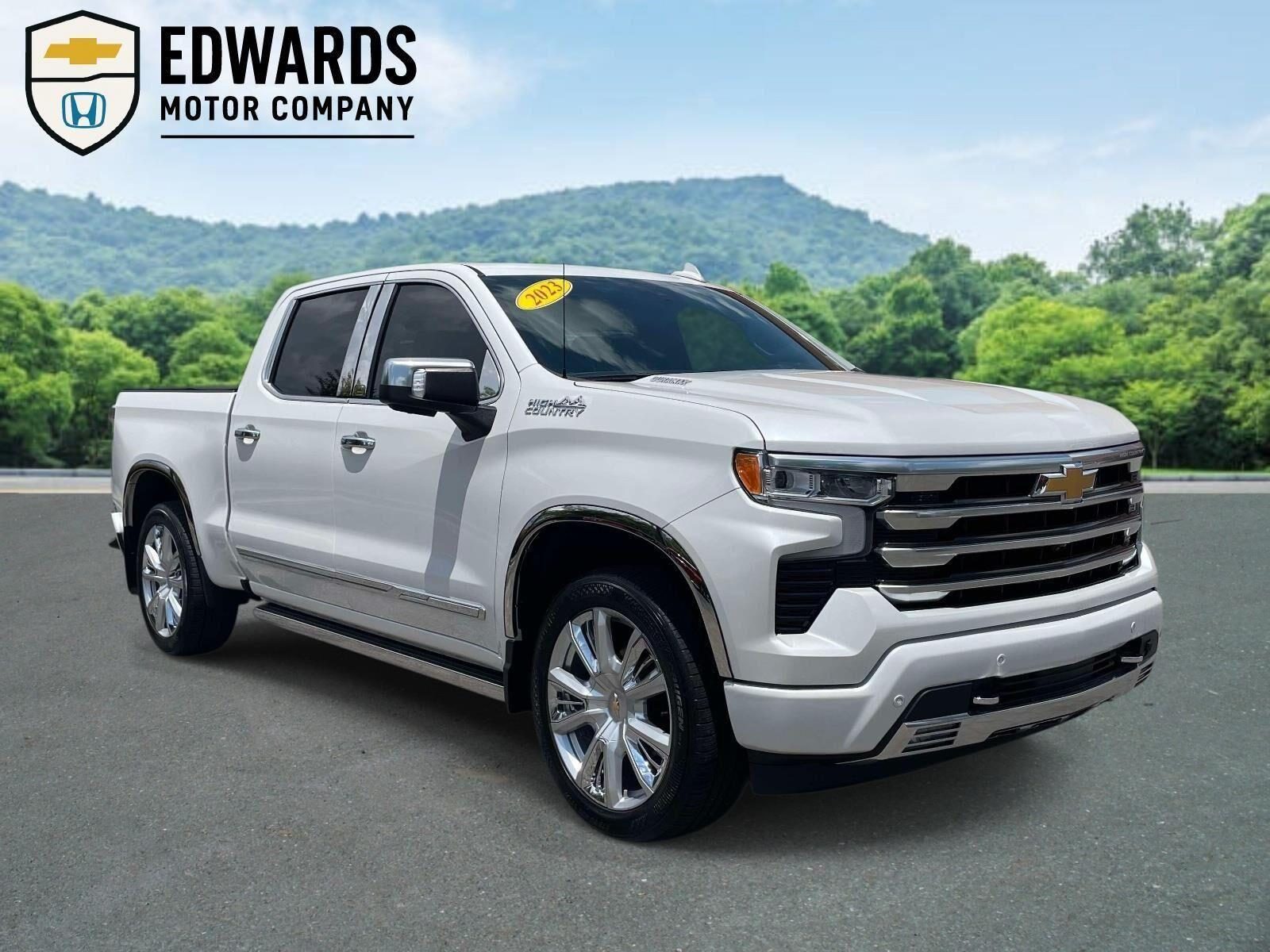 White (Iridescent Pearl Tricoat) 2023 Chevrolet Silverado 1500 Pickup Truck 4X2 Automatic