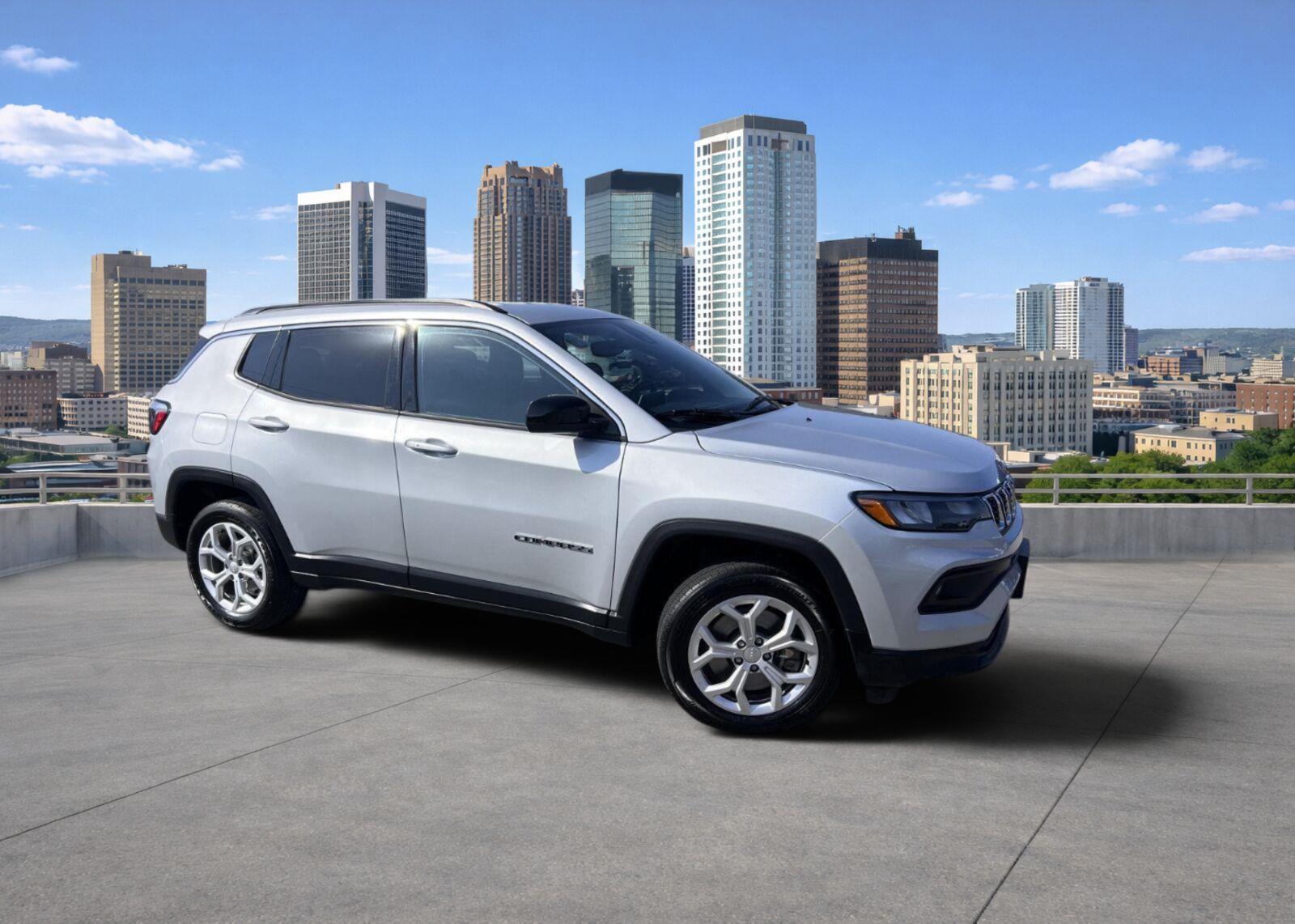 Silver Zynith Metallic Clearcoat 2024 Jeep Compass SUV / Crossover Four-Wheel Drive 8-Speed Automatic