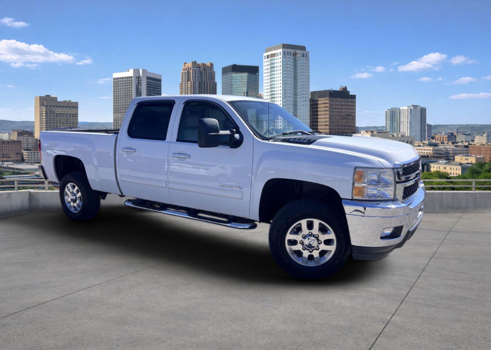 Summit White 2011 Chevrolet Silverado 2500HD Pickup Truck 4X2 6-Speed Automatic