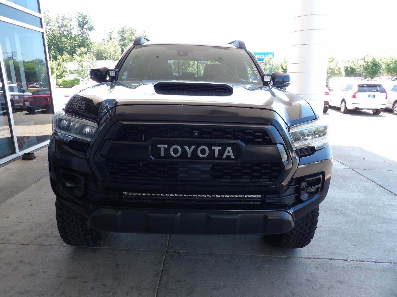 Midnight Black Metallic 2020 Toyota Tacoma Pickup Truck Four-Wheel Drive Automatic