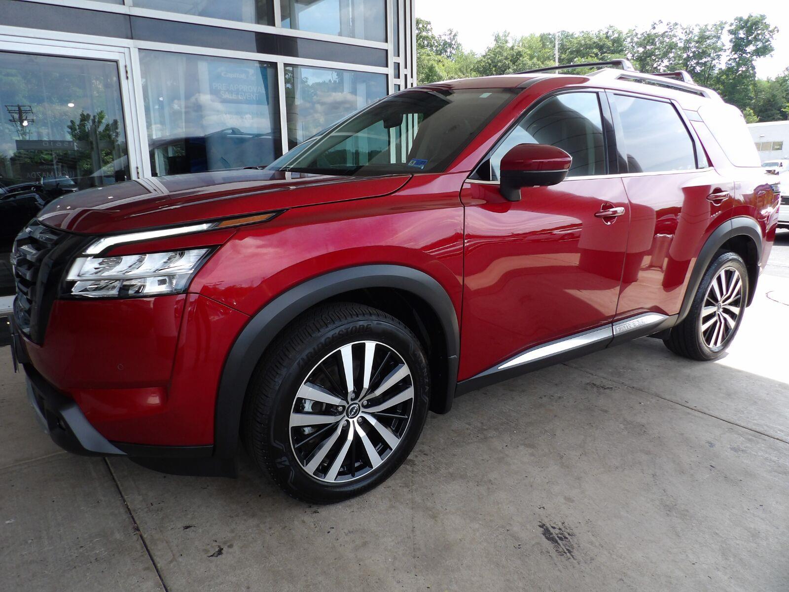 2023 Nissan Pathfinder Platinum 4WD
