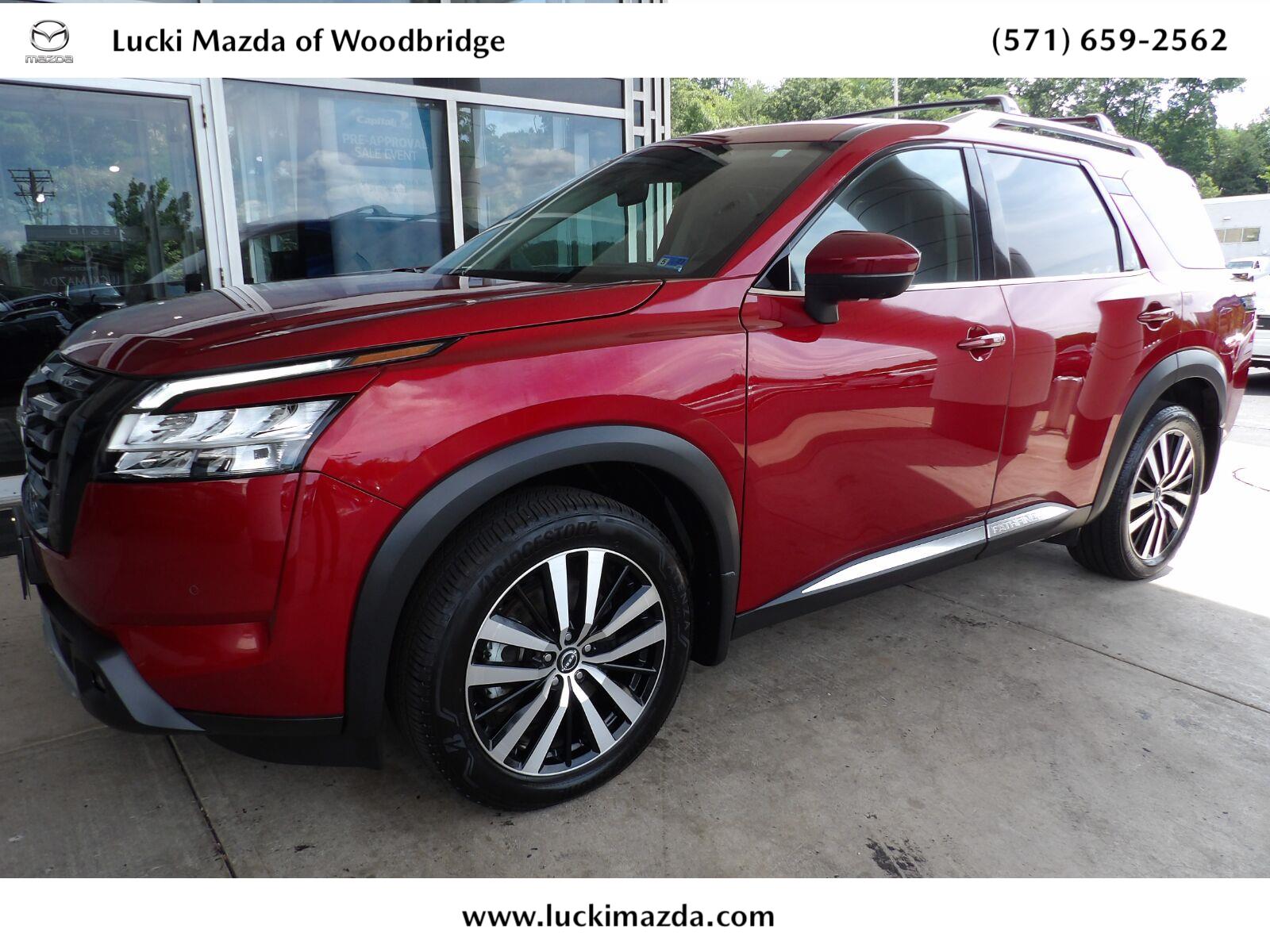  2023 Nissan Pathfinder Platinum 4WD   