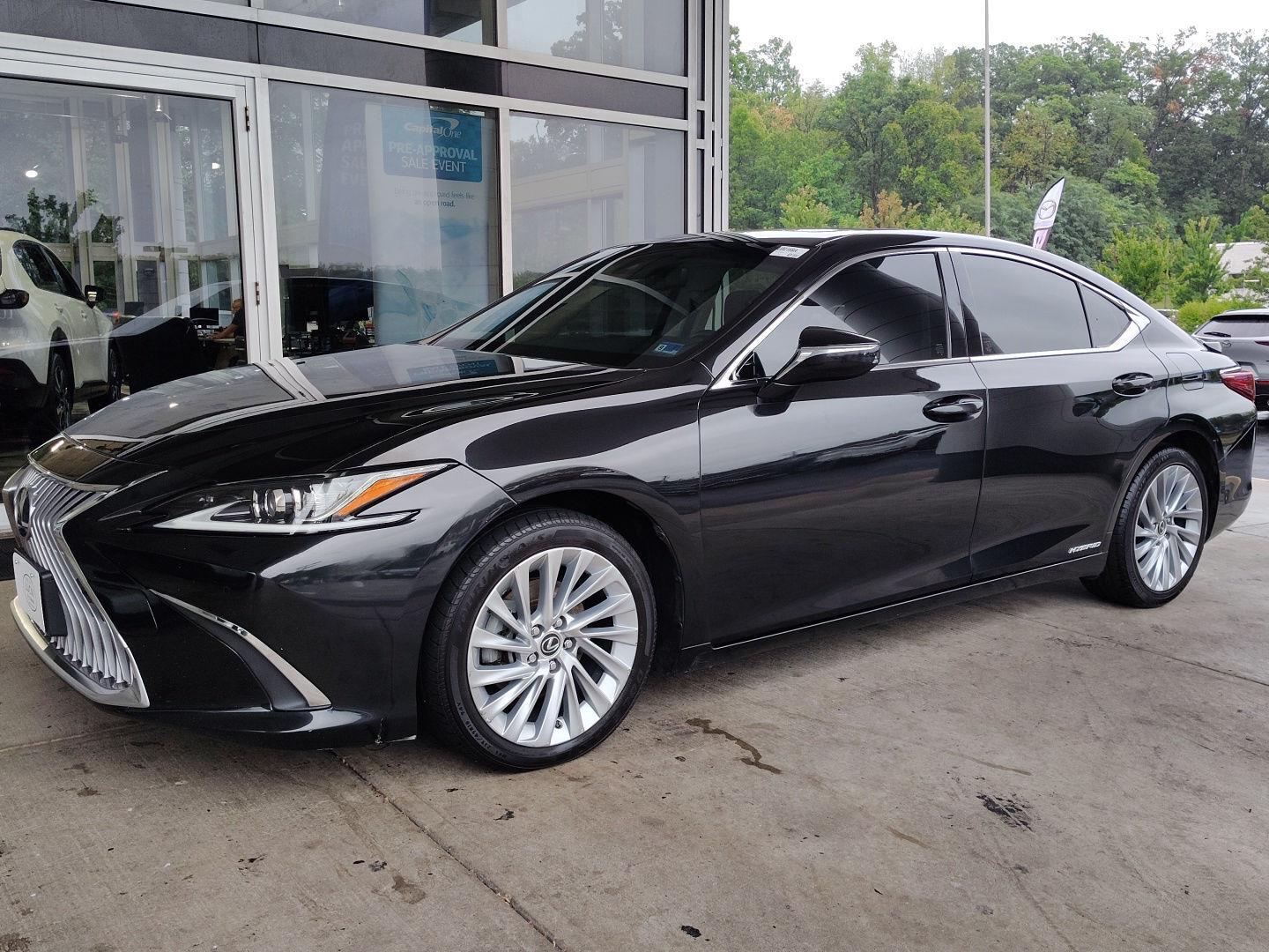 Black (Caviar) 2019 Lexus ES Hybrid Sedan Front-Wheel Drive Continuously Variable Transmission