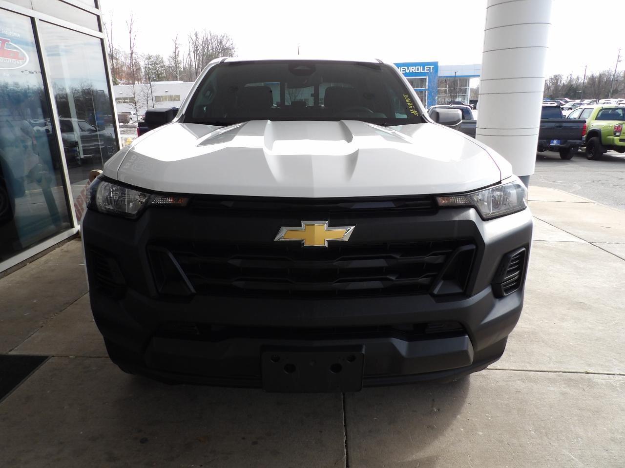 Summit White 2025 Chevrolet Colorado Pickup Truck 4X2 Automatic
