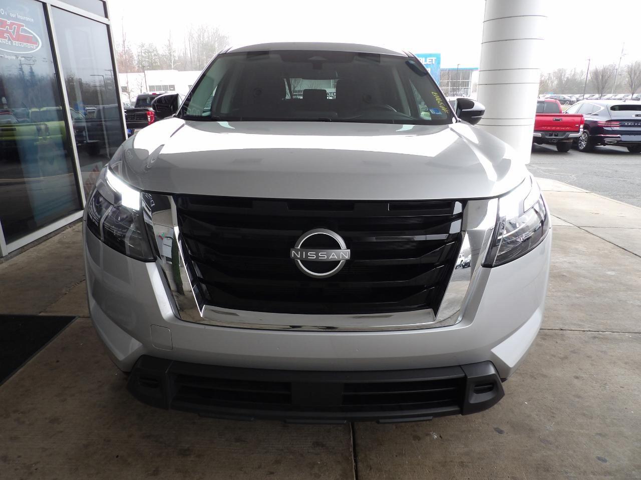 Brilliant Silver Metallic 2025 Nissan Pathfinder SUV / Crossover All-Wheel Drive Automatic