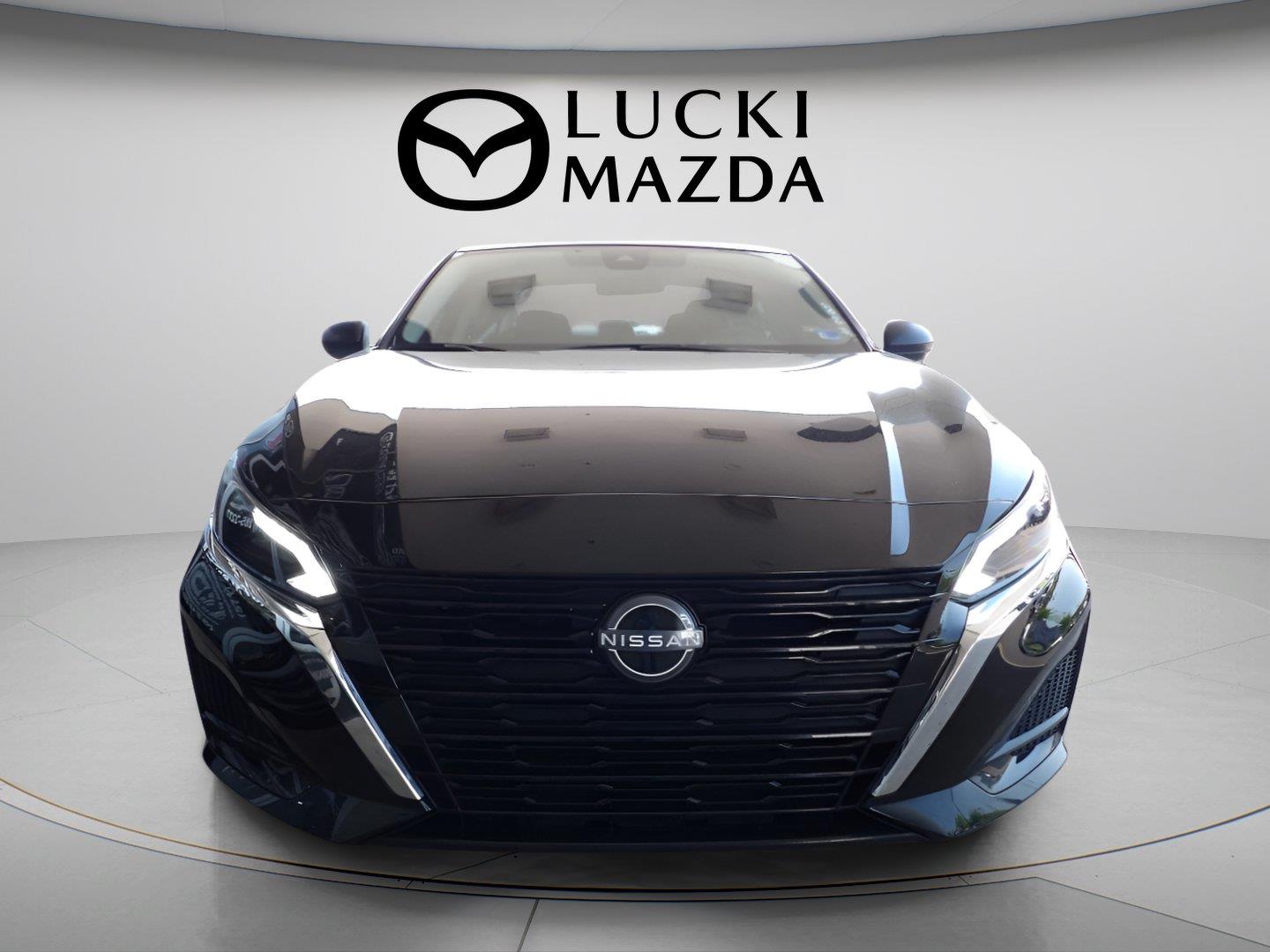Super Black 2025 Nissan Altima Sedan Front-Wheel Drive Continuously Variable Transmission