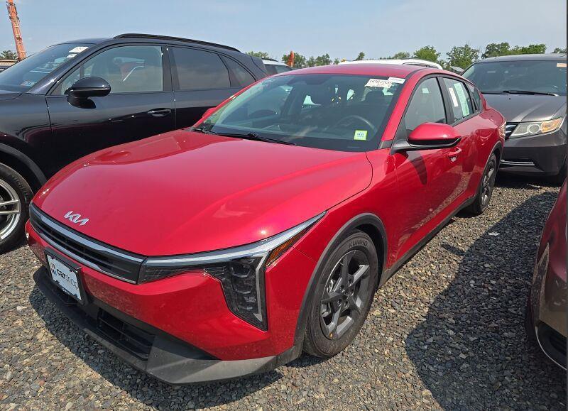 Currant Red 2025 Kia K4 Sedan Front-Wheel Drive Continuously Variable Transmission