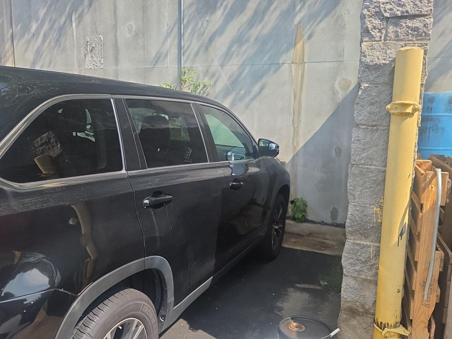 Midnight Black Metallic 2019 Toyota Highlander SUV / Crossover Front-Wheel Drive 8-Speed Automatic