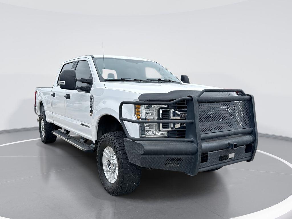 Oxford White 2019 Ford F-250 Super Duty XL Crew Cab 4WD Pickup Truck Four-Wheel Drive 6-Speed Automatic