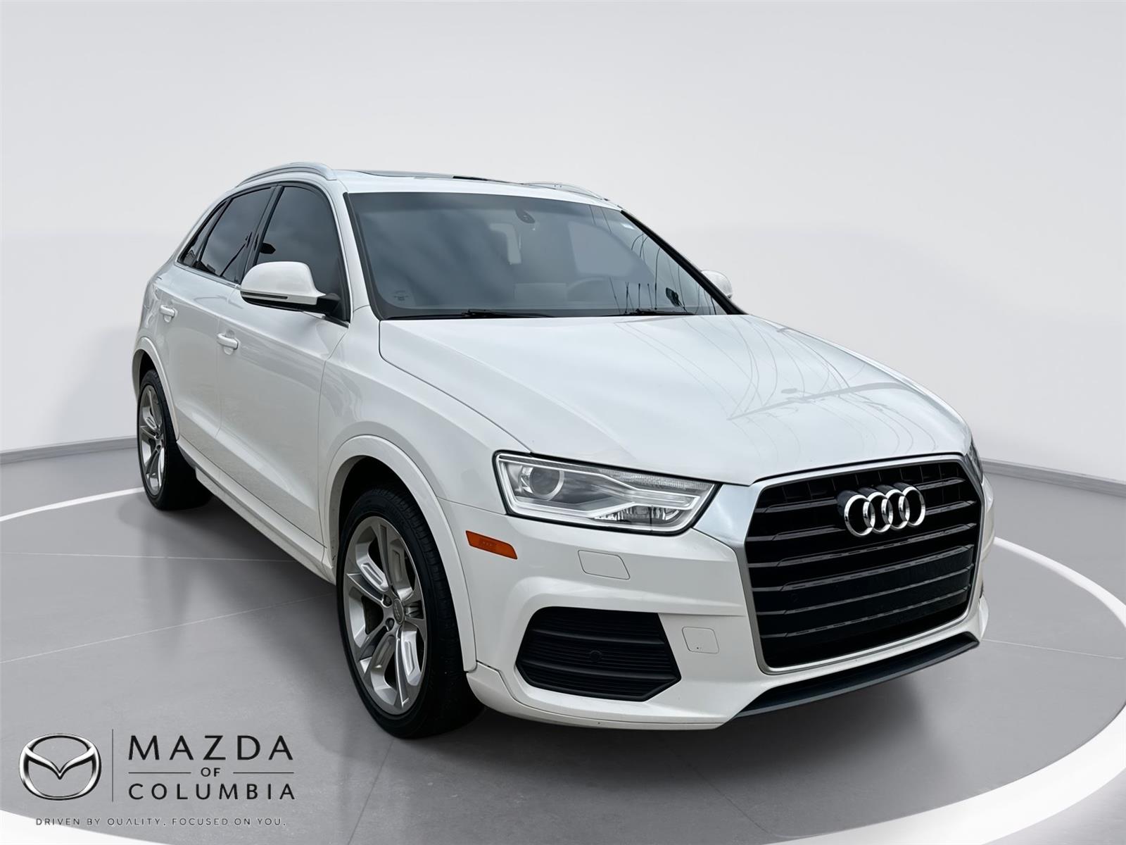 Cortina White 2016 Audi Q3 2.0T Premium Plus SUV / Crossover Front-Wheel Drive Automatic