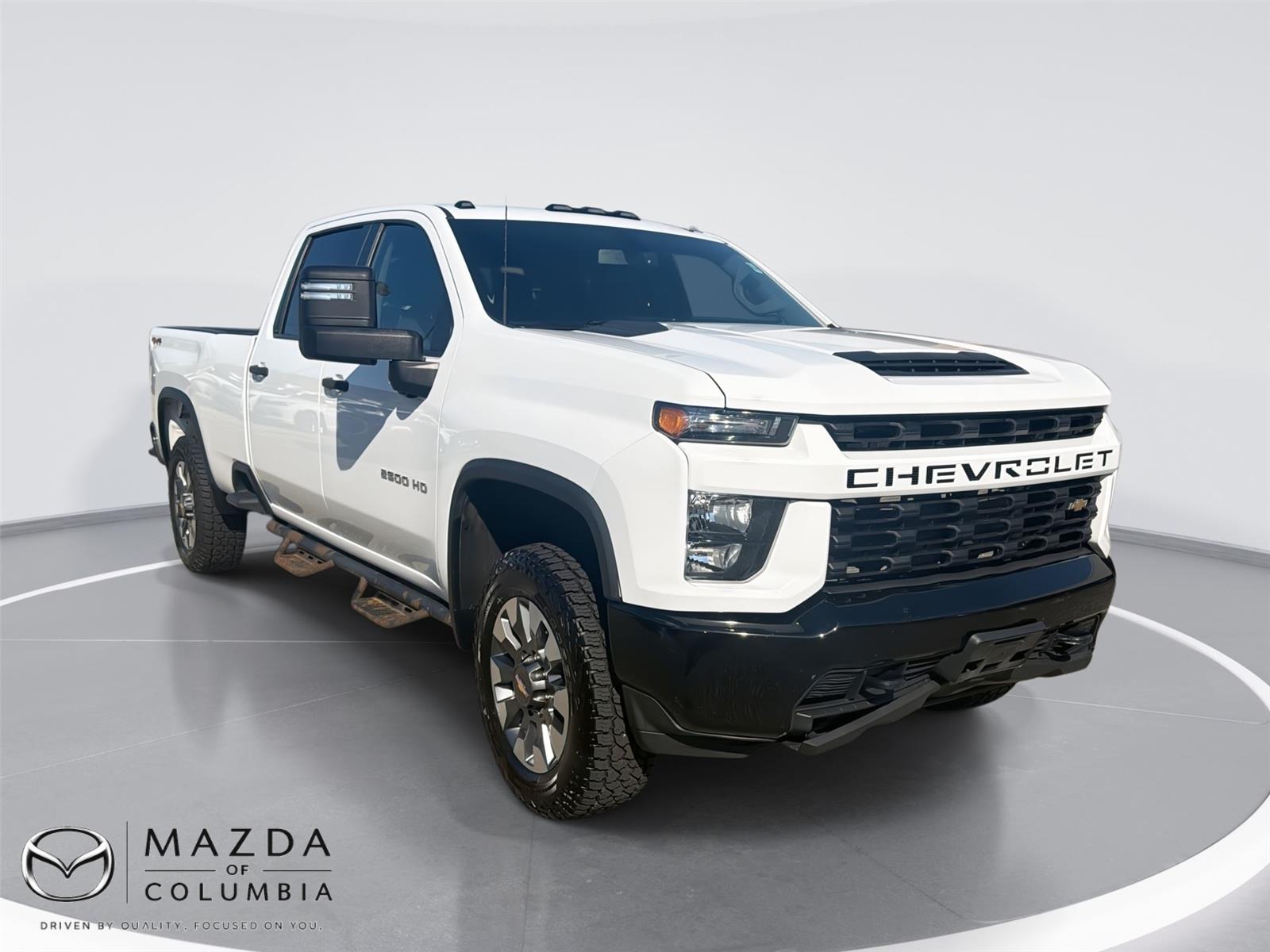 Summit White 2022 Chevrolet Silverado 2500HD Custom Crew Cab 4WD Pickup Truck Four-Wheel Drive 6-Speed Automatic