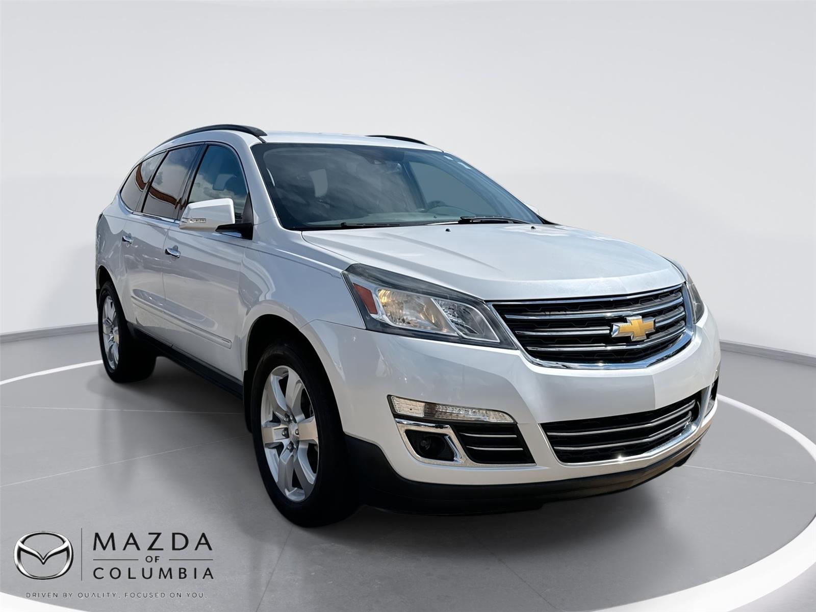 White (Iridescent Pearl Tricoat) 2016 Chevrolet Traverse LTZ FWD SUV / Crossover Front-Wheel Drive 6-Speed Automatic