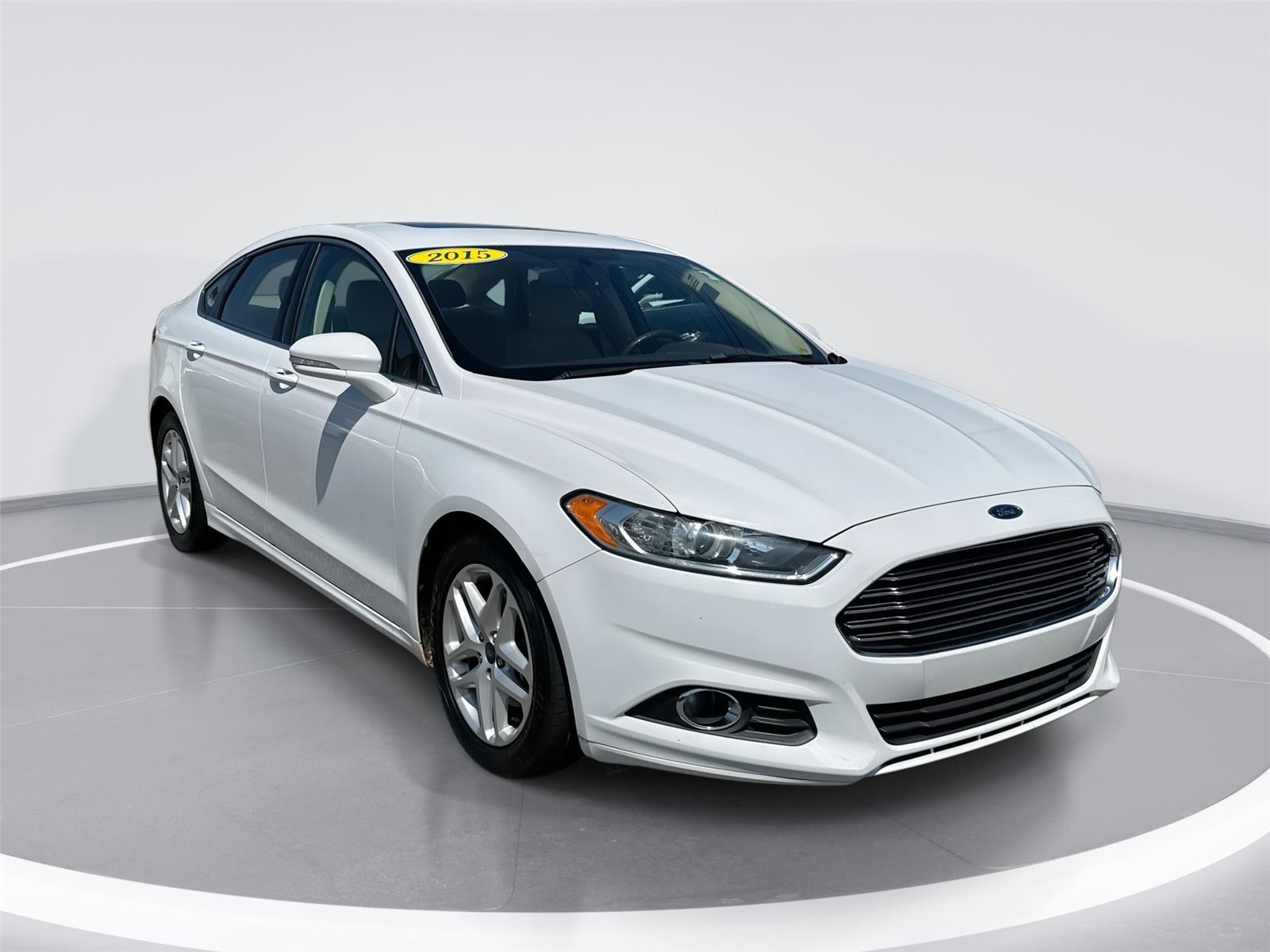 Oxford White 2015 Ford Fusion Sedan Front-Wheel Drive 6-Speed Automatic