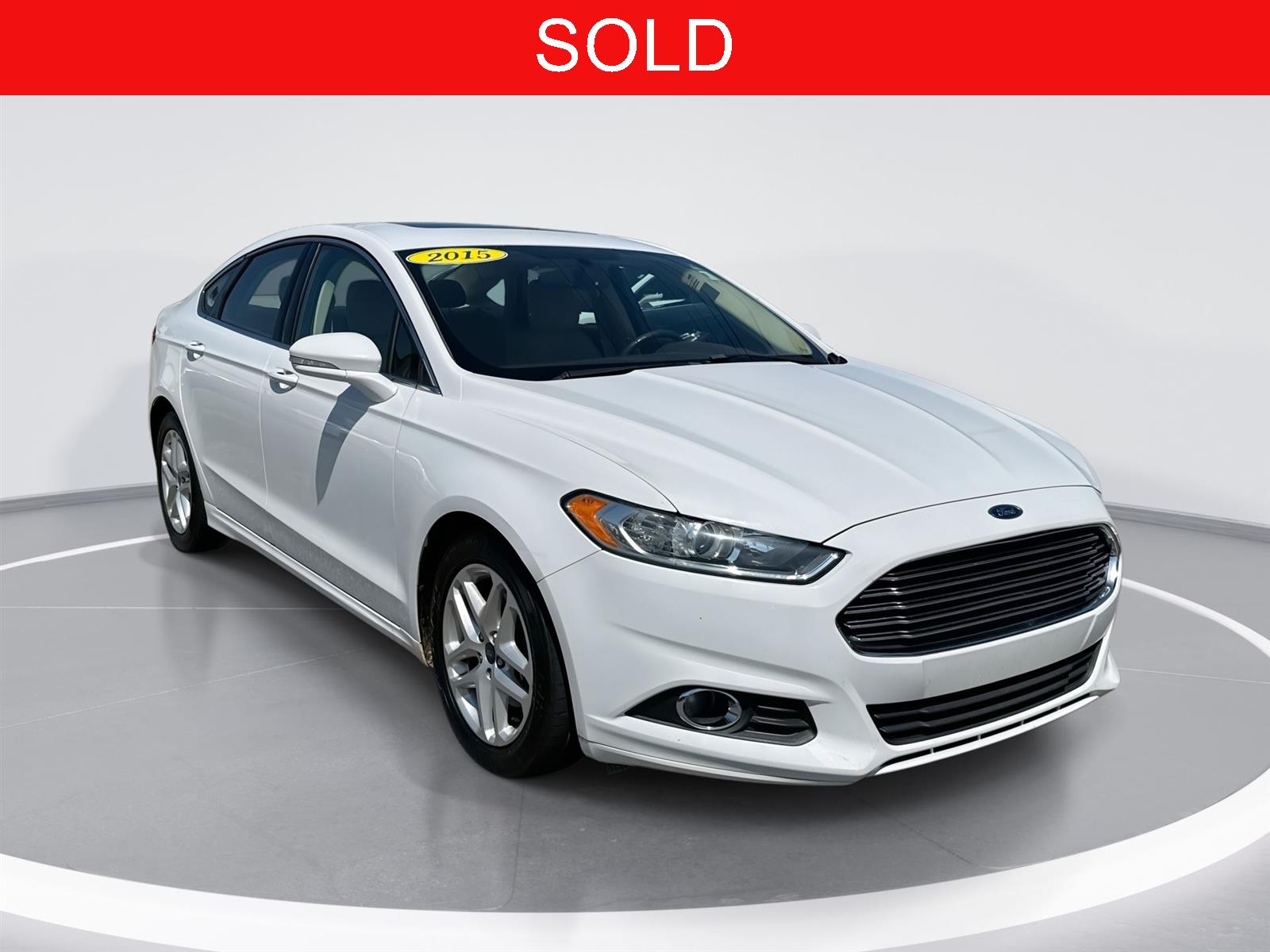 Oxford White 2015 Ford Fusion Sedan Front-Wheel Drive 6-Speed Automatic