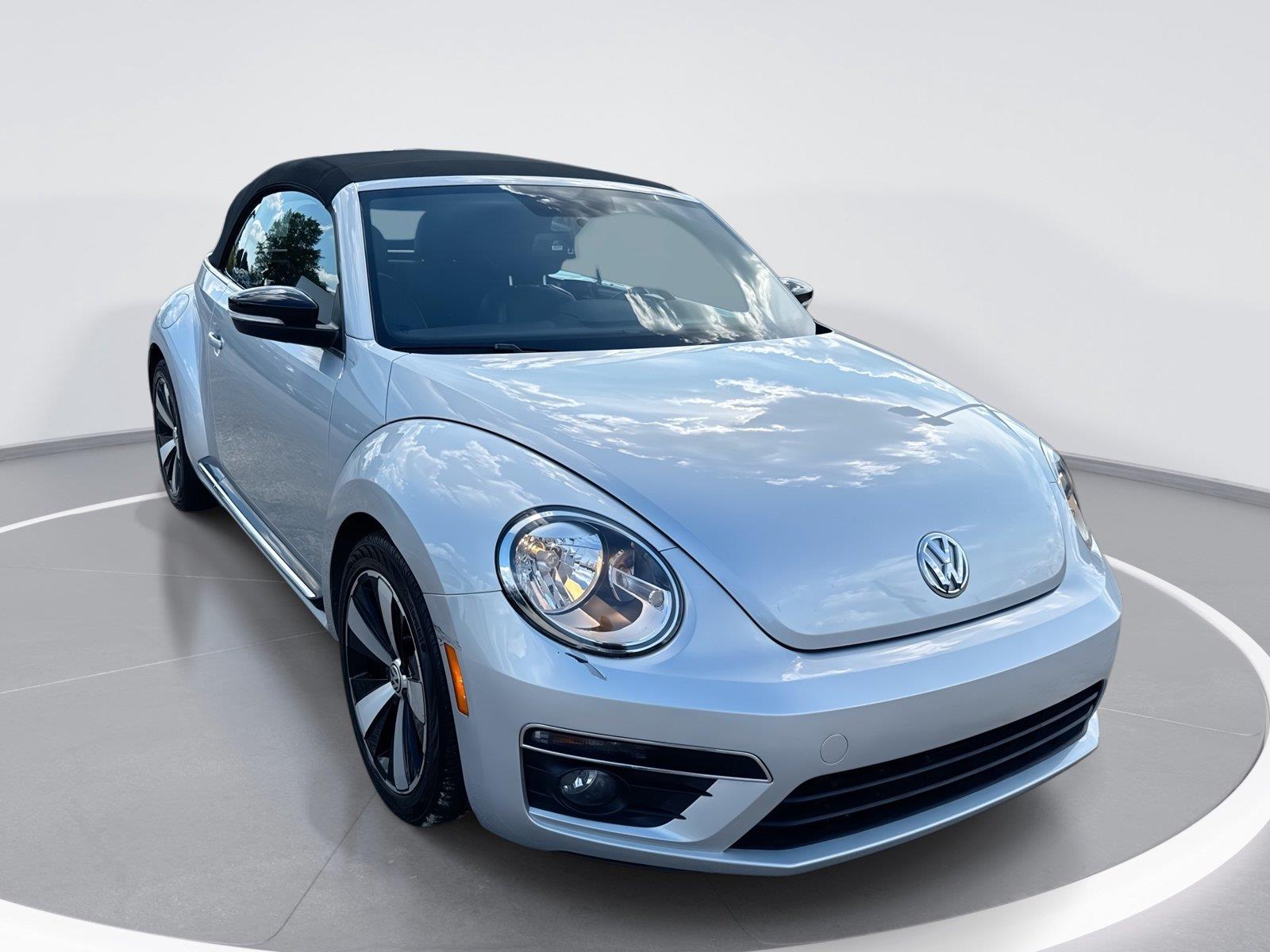 Reflex Silver Metallic/Black Roof 2013 Volkswagen Beetle Convertible Front-Wheel Drive Automatic